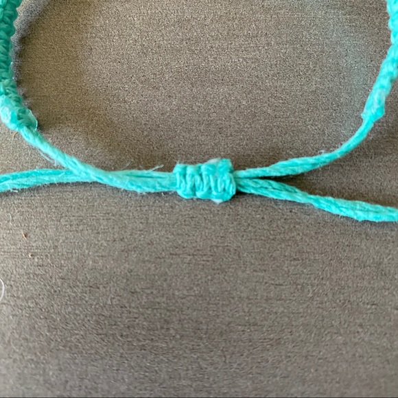 💎 3/$30: Flamingo Charm Bracelet - Picture 2 of 4